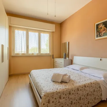 Guesthost - Viareggio