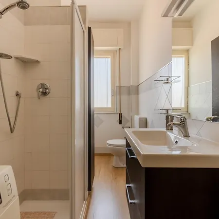 Guesthost - Appartement Viareggio