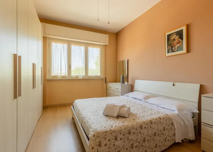 Guesthost - Viareggio